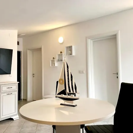 Anika Apartment *